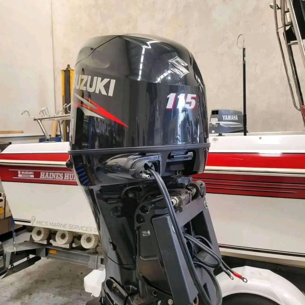 Like New 2022 Suzuki 115hp 4 Stroke Outboard Motor Engine image 1