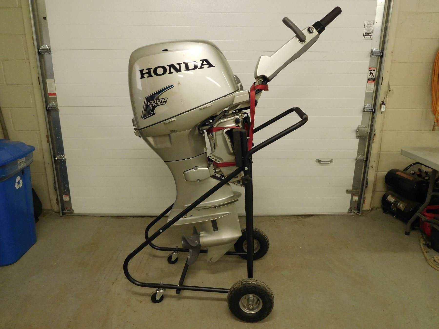Discount offer:Outboard/Inboard Motor engine,Trailers,Minn Kota image 1