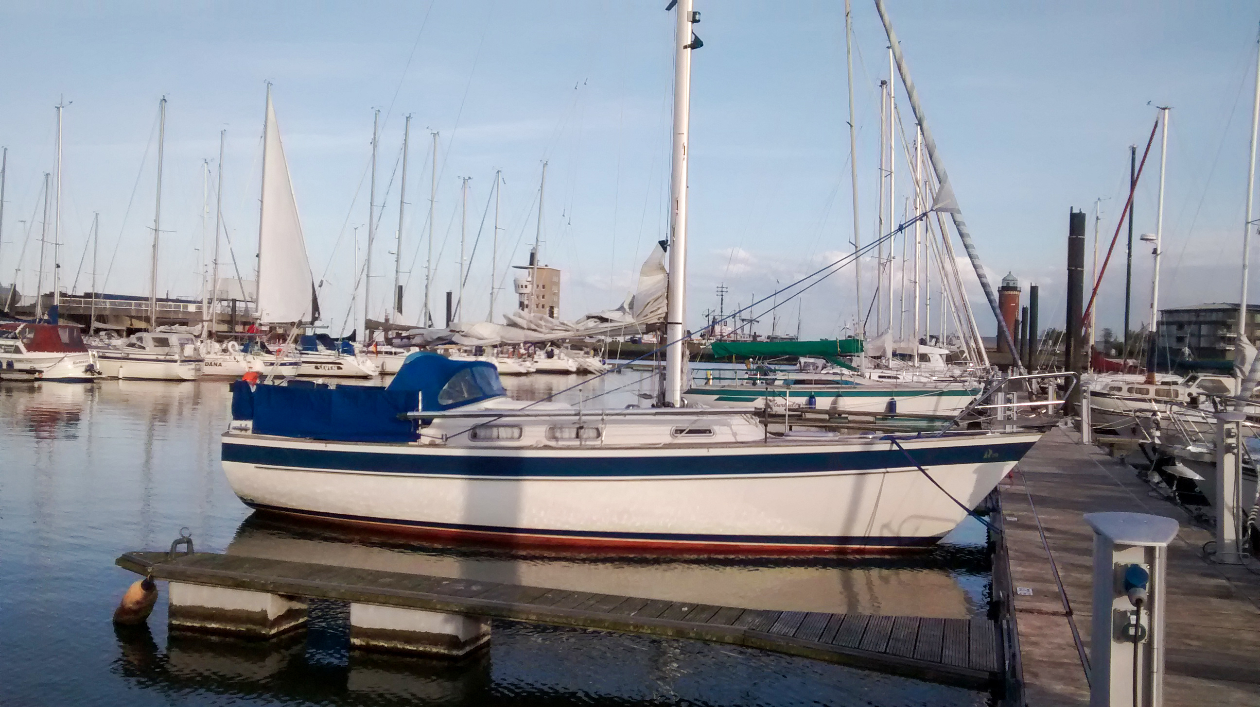 Hallberg Rassy 29 image 1